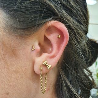 tragus & helix